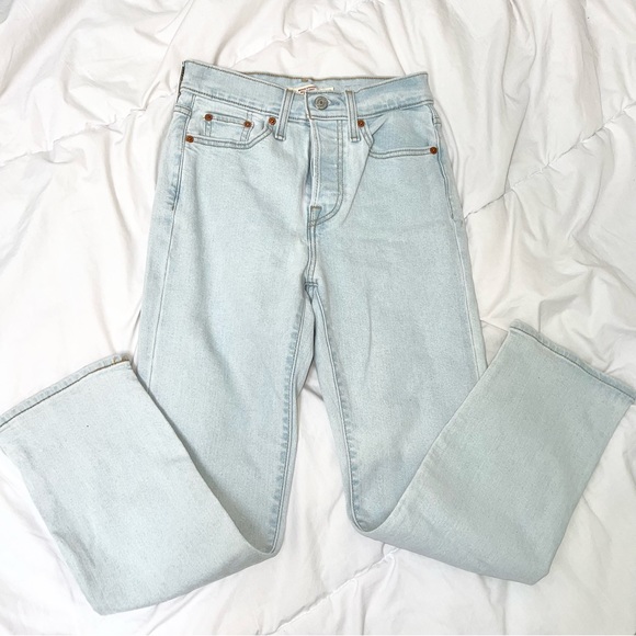 Levi’s Wedgie Jean (NWOT) - Picture 3 of 5